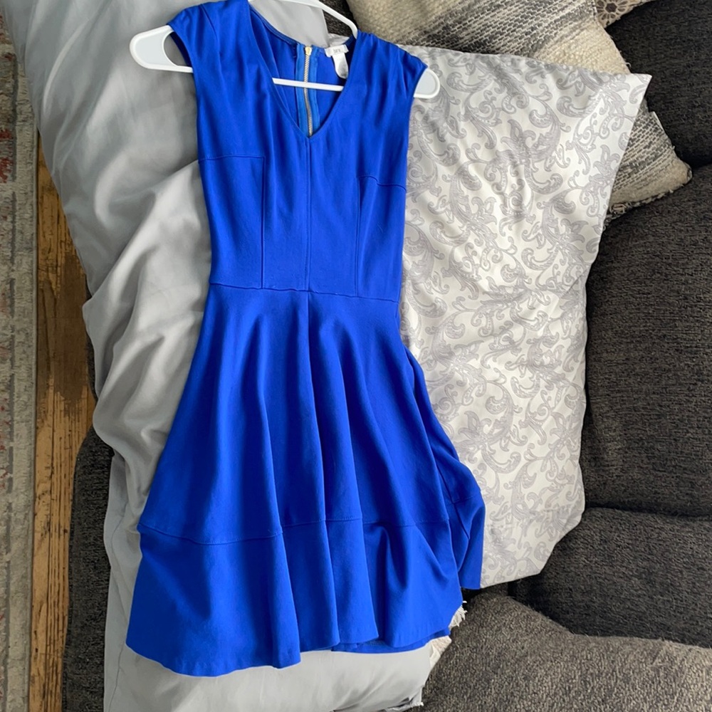 Bar ||| , royal blue , thick material , flowy